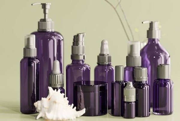 Les cinq produits de beauté indispensables pour une routine naturelle