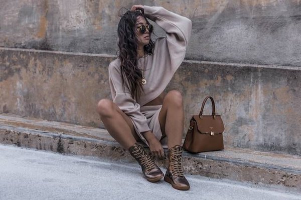 Comment composer des outfits modestes et stylés avec les pièces phares de l'automne-hiver 2023-2024 ?